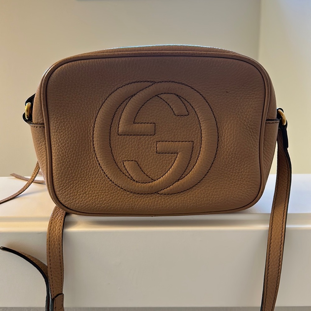 Pebbled Calfskin Small Soho Disco Bag Camelia